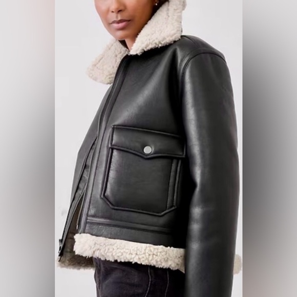 NWT Banana Republic Women FAUX SHEARLING VEGAN LEATHER BOMBER JACKET size PS - Picture 8 of 8